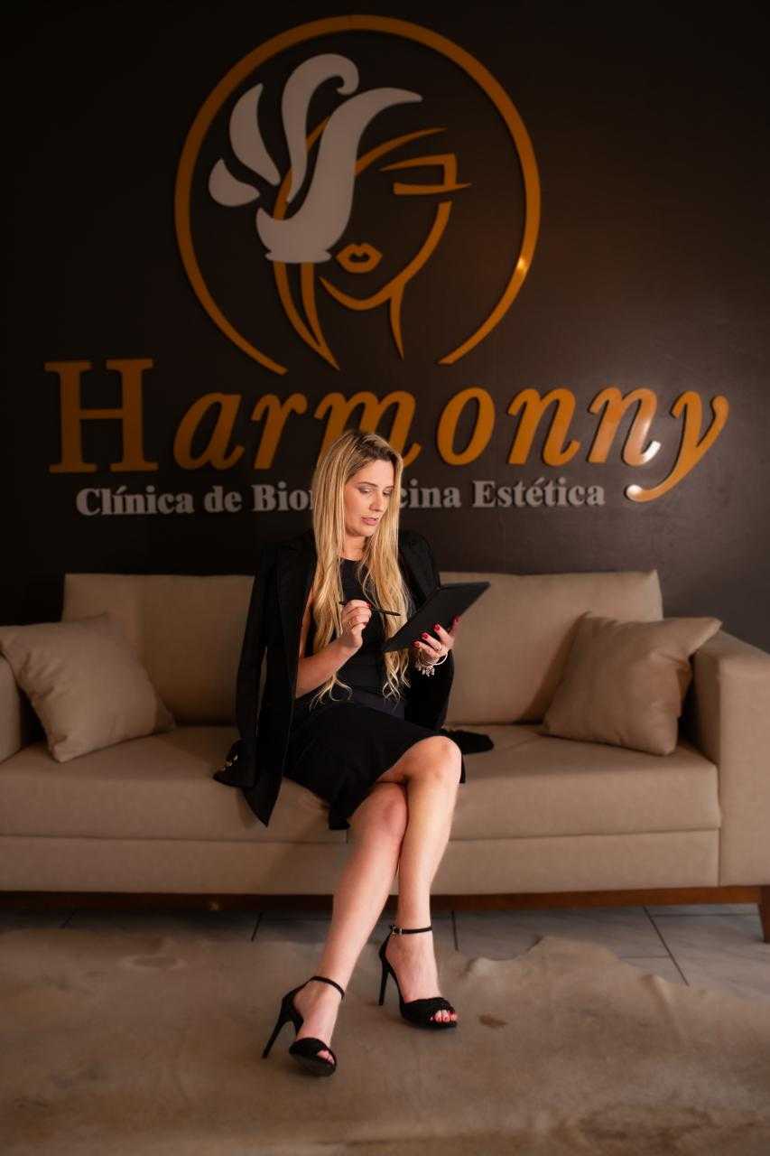 Dra. Lunni Fernandes clínica de biomedicina estética Dra. Lunni Fernandes clínica de biomedicina estética